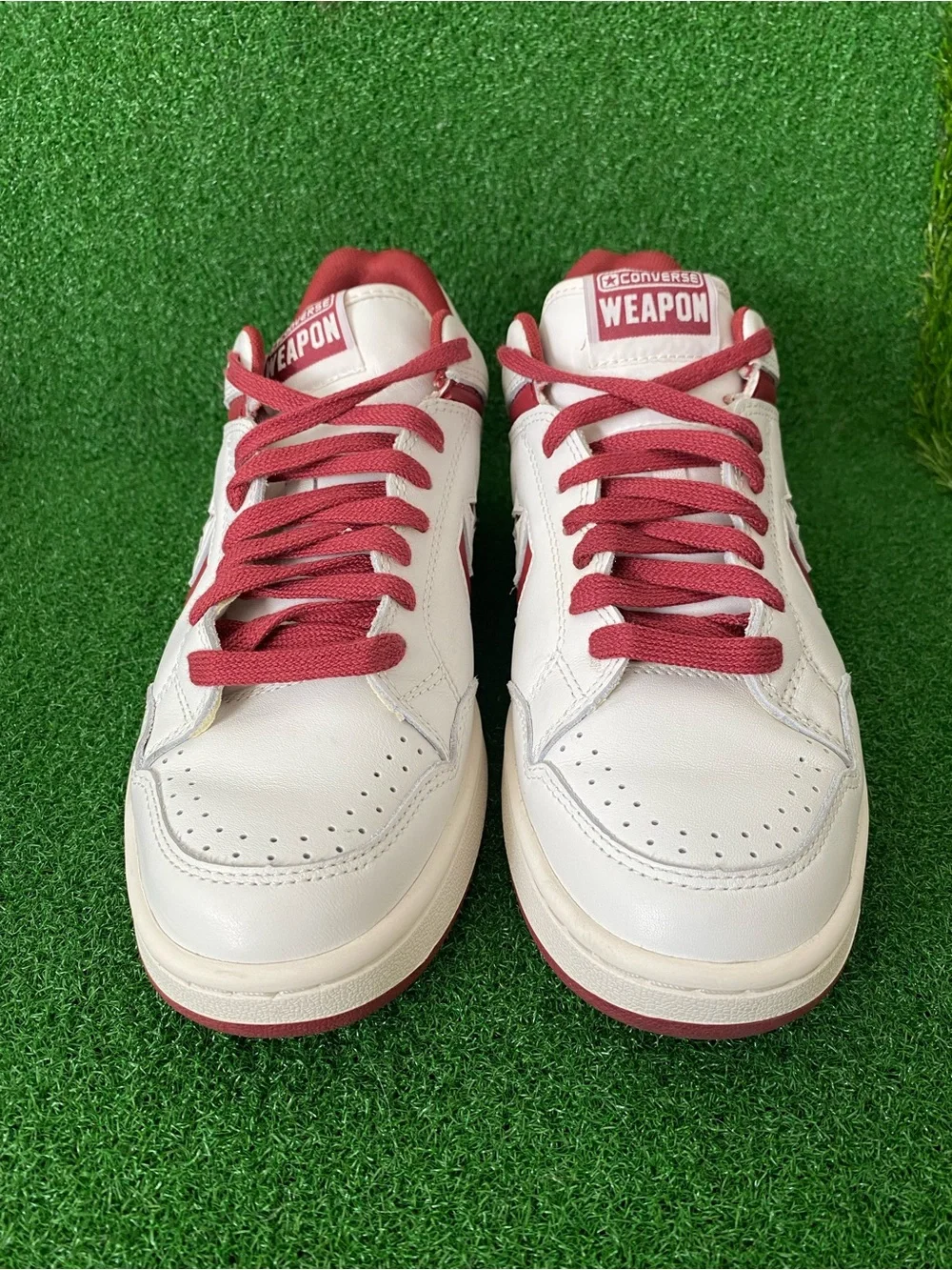 Converse Weapon Low Top Sneakers - White with Red Sz 9.5 Men’s  (Jul 026)